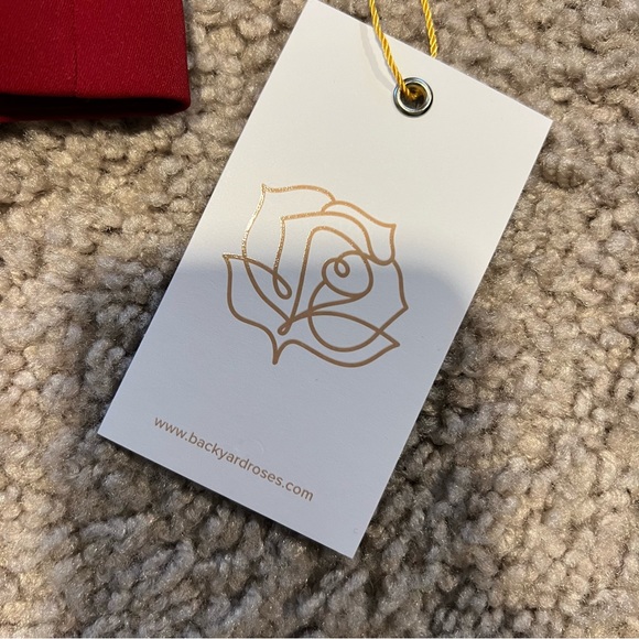 Backyard Roses Top - Picture 3 of 7